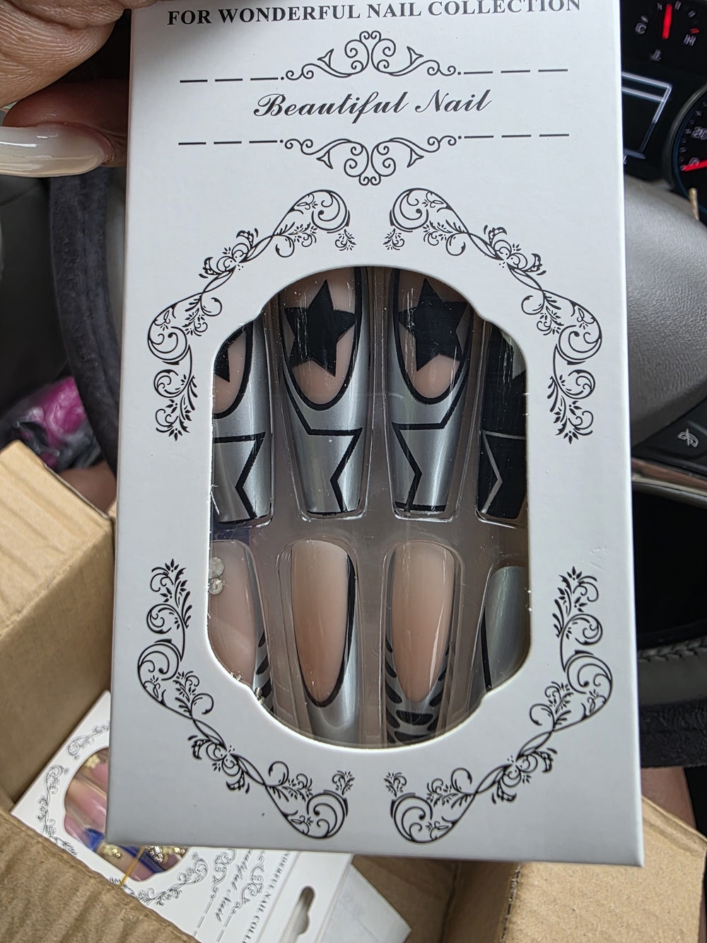 Women's Press-On Nail Set - Black & Nude Star Design